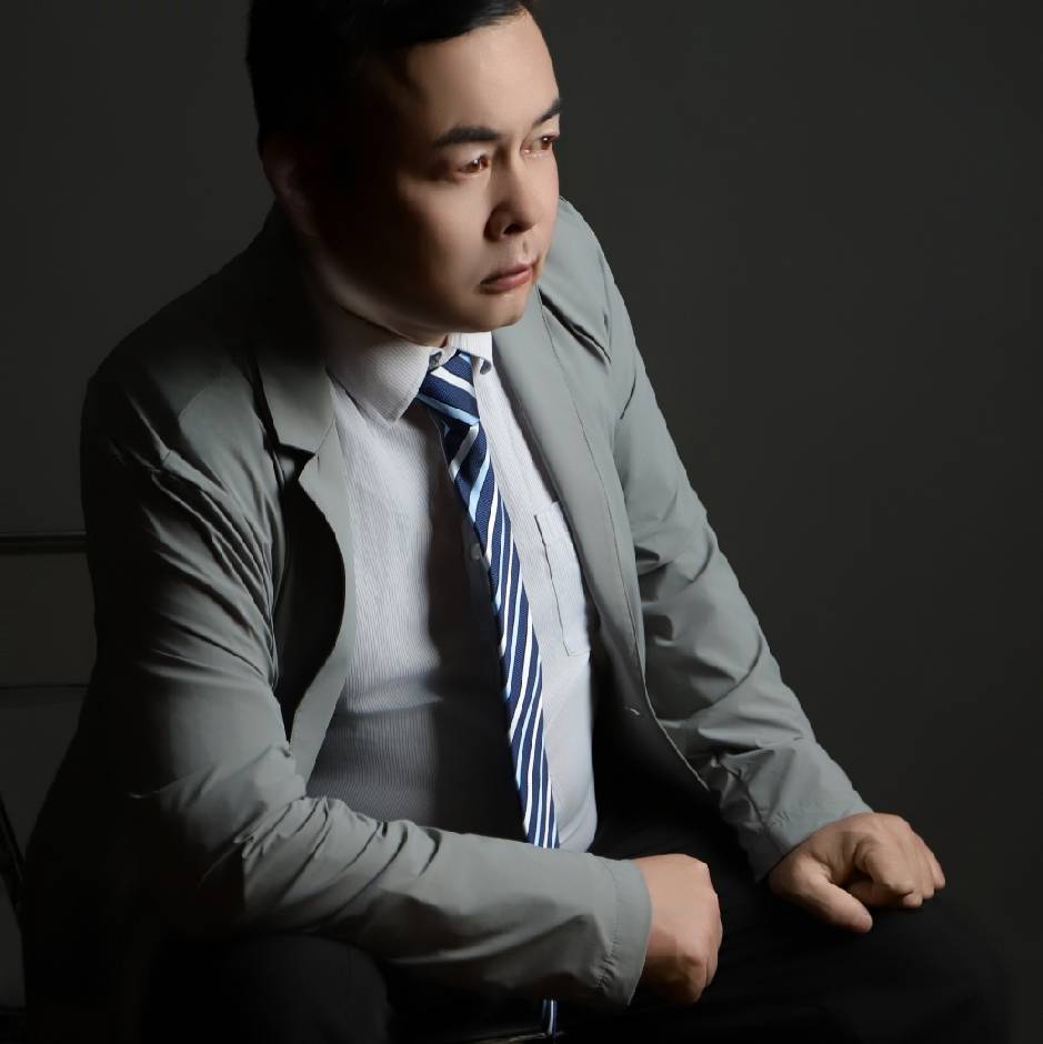 設(shè)計(jì)師：賈大鵬